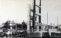 Eemskanaal schip gaat in de oude sluis in de jaren 50